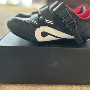 Peleton Cycle Shoes - Black and Red. Excellent condition!